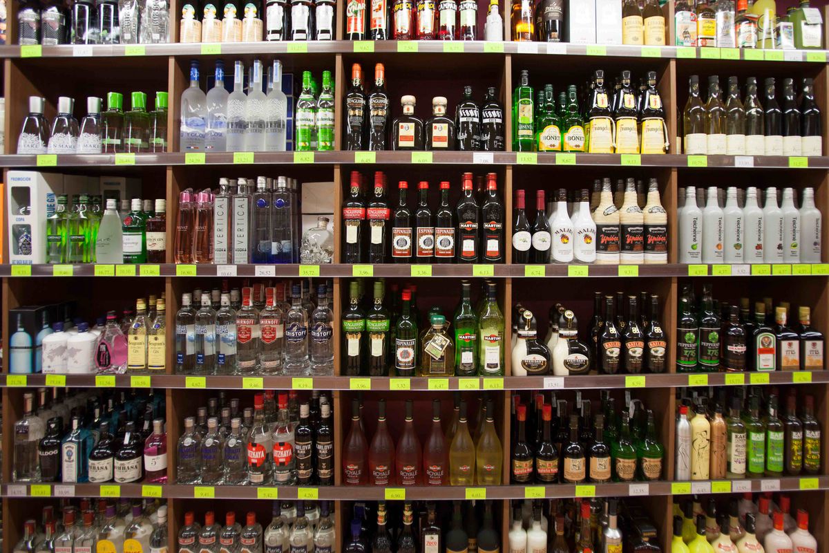 Liquor Store Lighting: shelf product display